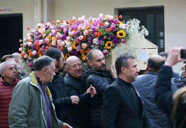 Шукру Генчоглуов ковчег био је украшен цвећем