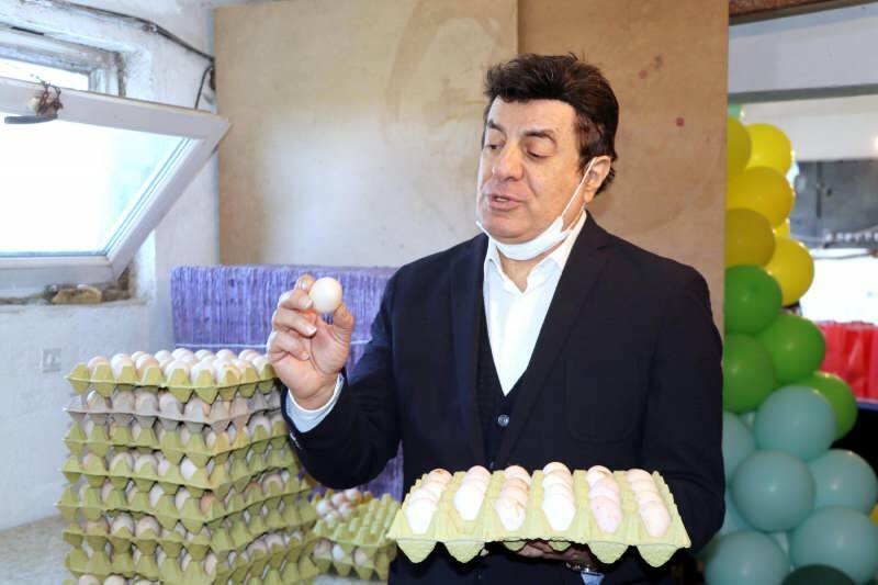 Познати певач Цоскун Сабах основао је фарму: сада 'Иумуртацı Цоскун'