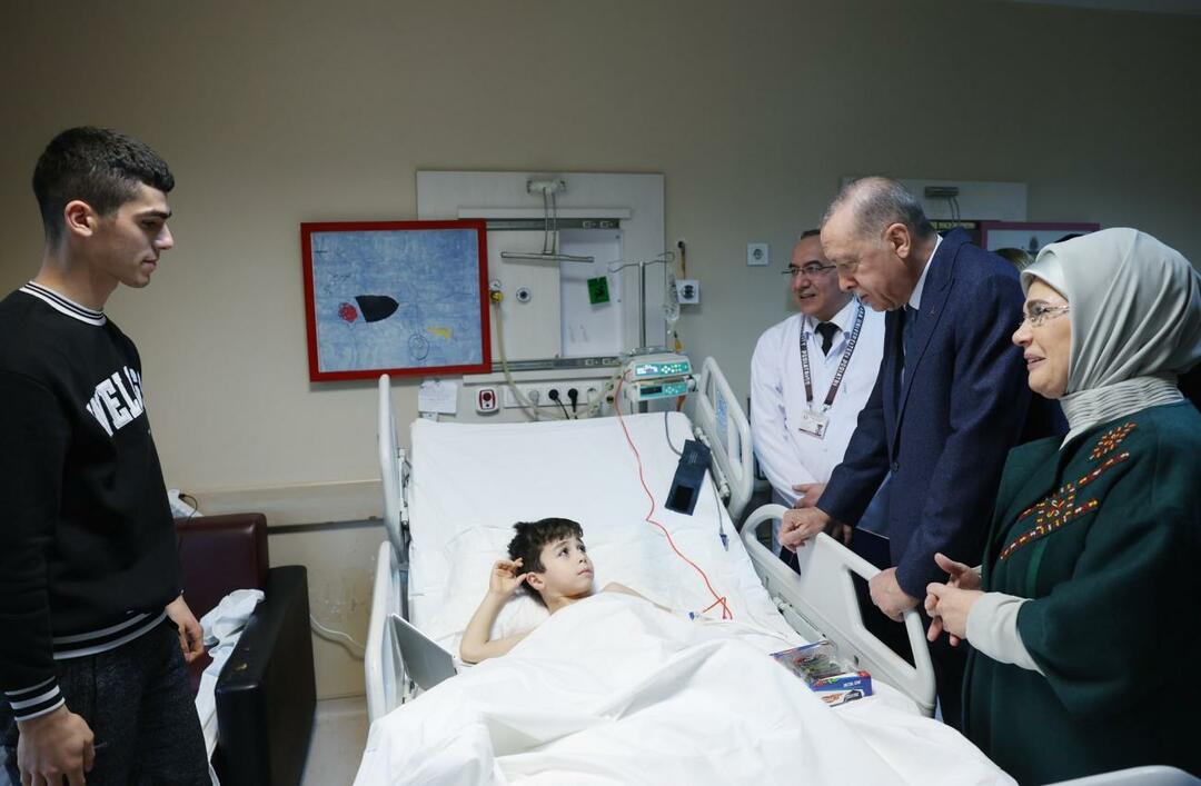 Председник Ердоган и његова супруга Емине Ердоган састали су се са децом у несрећи