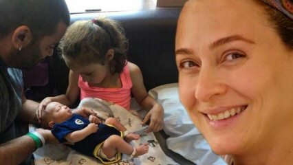 Нова мајка Цеида Дувенци показала је лице свог сина