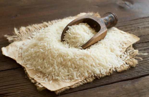 Да ли рижу треба држати у води? Да ли се пиринач куха без задржавања пиринча у води?