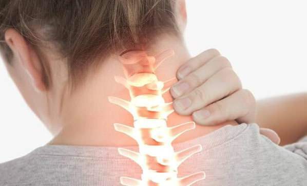 Пажња на болове у врату након Ковид-19