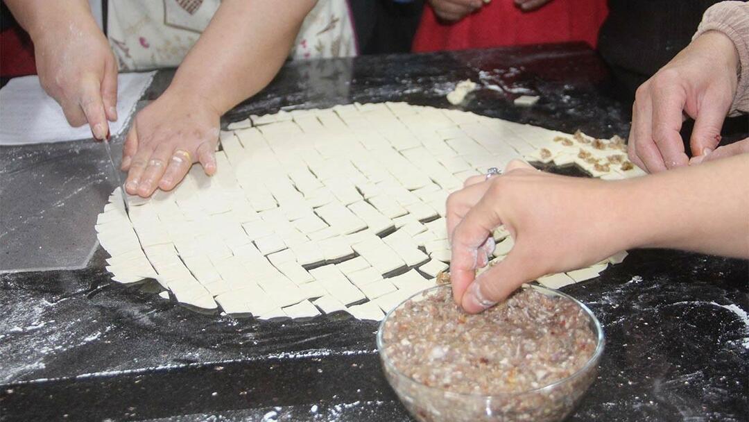 Жене максимално користе своје слободно време! Напорно ради да би добио посао