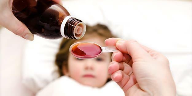 Када дајете лек својој деци, пазите да дате дозу коју препоручује лекар.