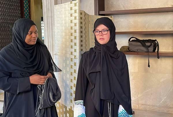 2 туриста прешла на ислам у Катару