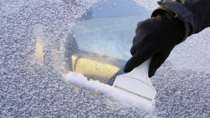 Како спречити лед са прозора аутомобила?