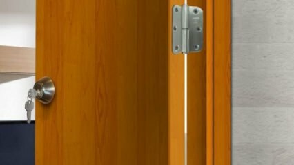  Како инсталирати шарку од дрвених врата?