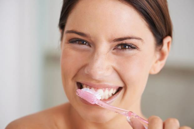 Како треба обавити чишћење зуба?
