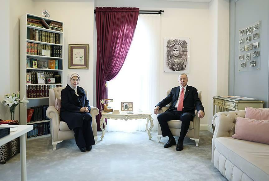 Председник Ердоган и Емине Ердоган обишли су Фондацију Шуле Јуксел Шенлер
