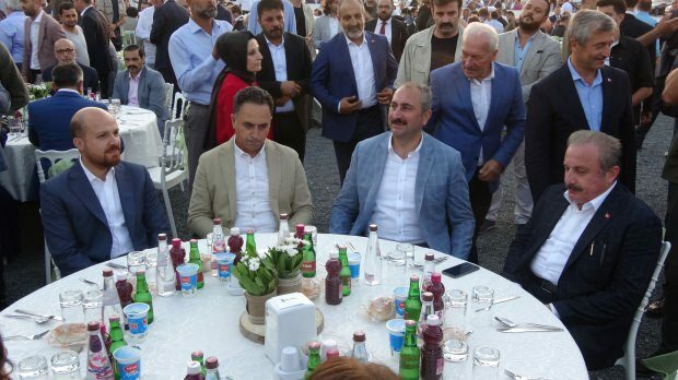 Билал Ердоган, министар правде Абдулхамит Гул и предсједник парламента Мустафа Сентоп