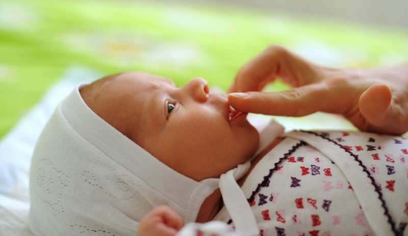 Симптоми дрозда код новорођенчади