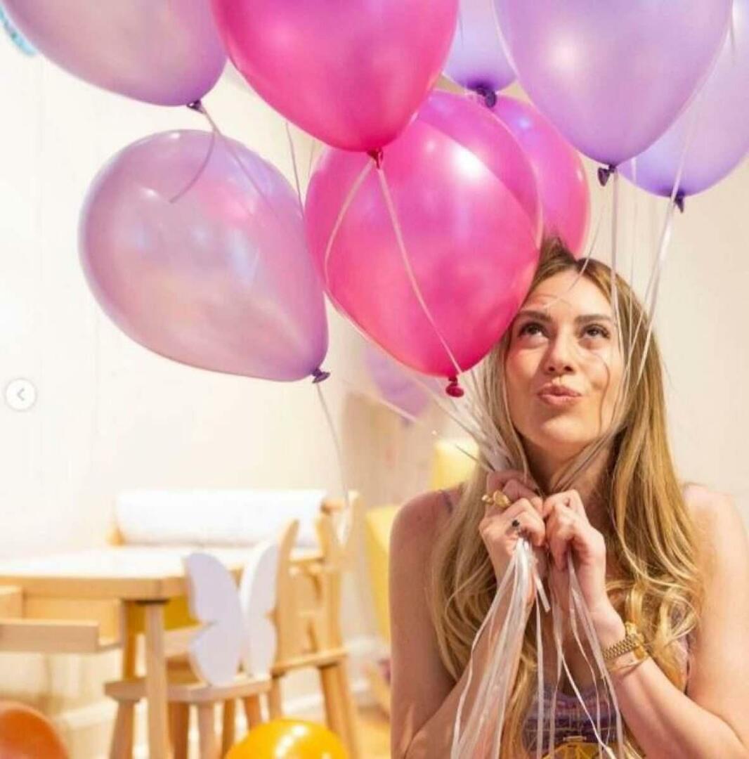 Синем Кобал позирала је у балонима