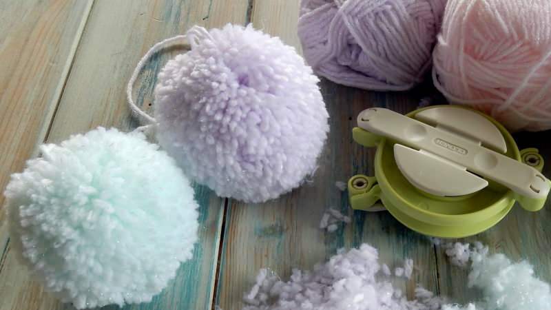 Како направити најлакши помпон? Лако прављење помпона за плетење код куће ...