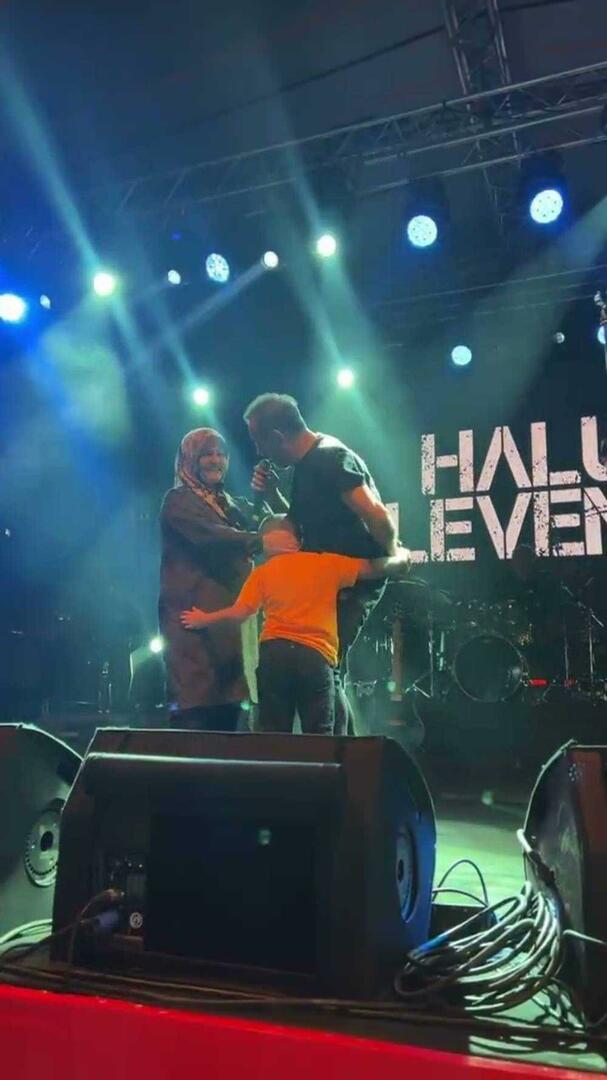 Халук Левент је кренуо у акцију за Мухаммета Алија, који је изгубио мајку на свом концерту