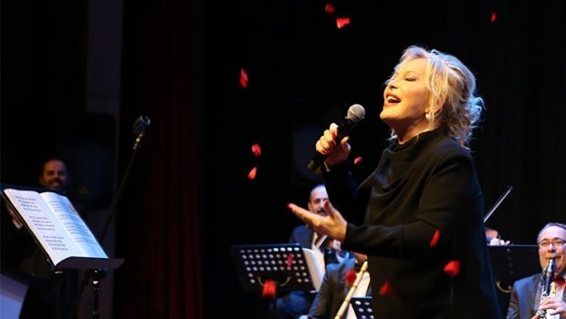 Емел Саиıн: У овим песмама постоји још једна магија