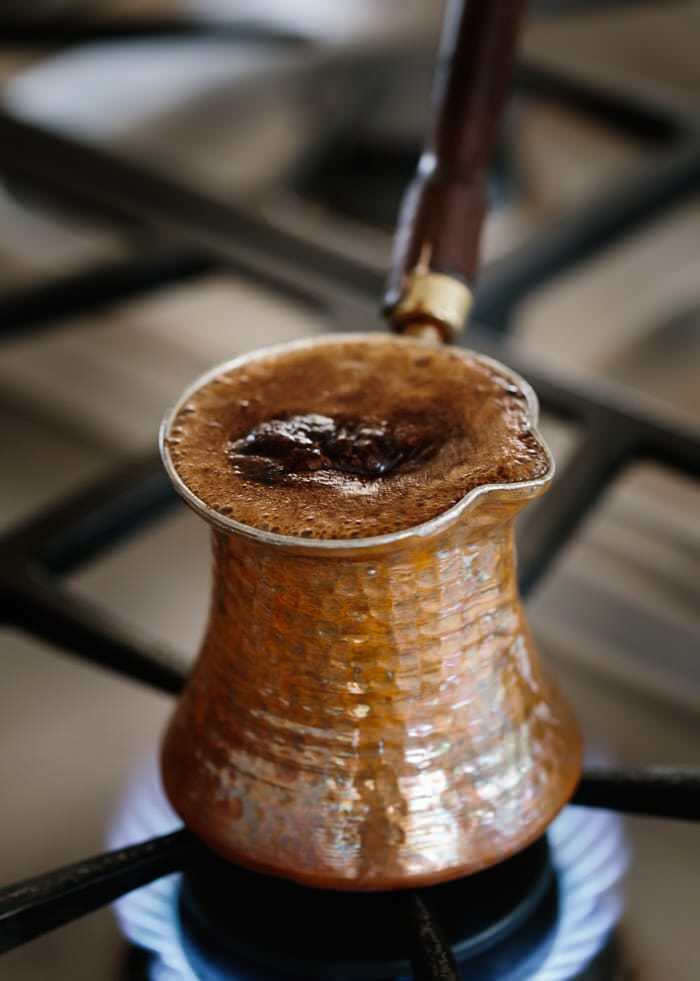Како уклонити горчину кафе? Методе ублажавања болова турске кафе