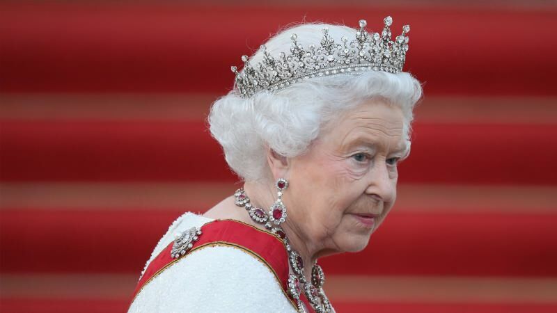 краљица Елизабетх напустила је палату