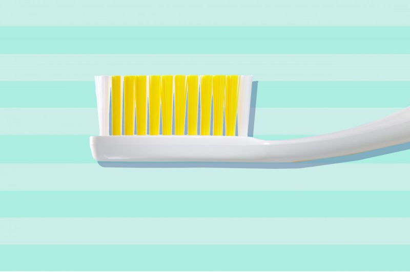 Како се врши чишћење четкица за зубе? Чишћење четкицама за зубе