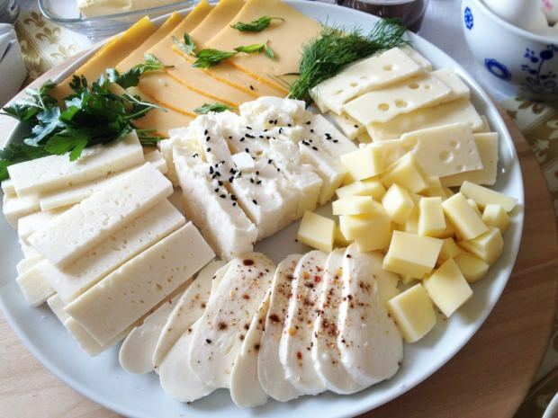 Дијета сира која у 15 дана направи 10 килограма! Како једење сира слаби? Шок дијета са сиром и салатом