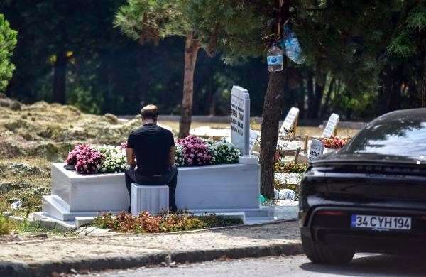 Харун Тан посетио је гроб свог сина Парса на његов рођендан