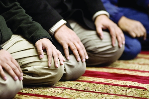 Молитва према сектама! Колико треба бити неаксет у молитви?