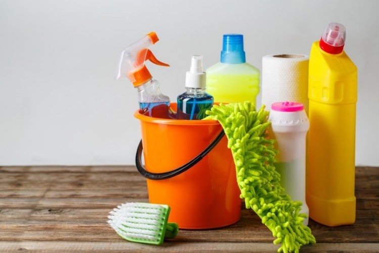Које производе за чишћење не треба мешати заједно?