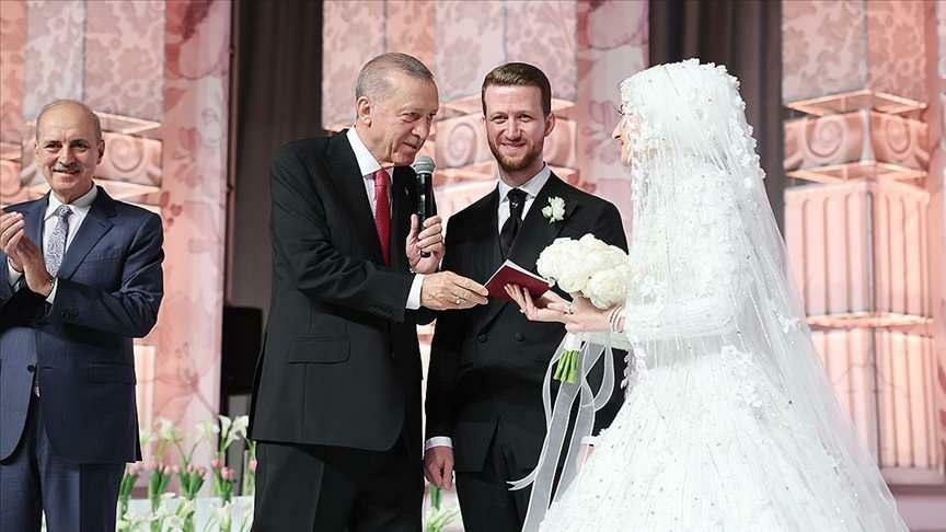 Председник Ердоган био је сведок венчања свог нећака Осаме Ердогана