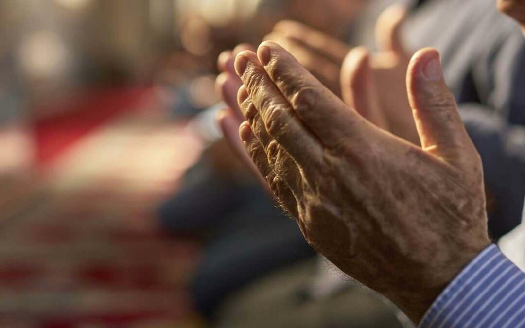 Отворене руке за молитву