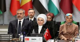 Прва дама Ердоган: „Обавезни смо да учинимо више од проливања суза да зауставимо масакр“