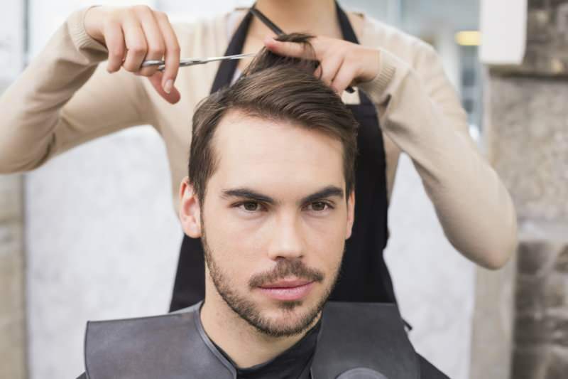Како се обавља најлакше бријање браде за косу? Најлакши начин за шишање мушке косе код куће