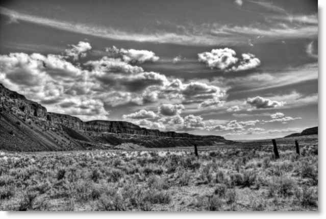 Фотографија Температура и дубина слике поља Пустињске планине црно-беле