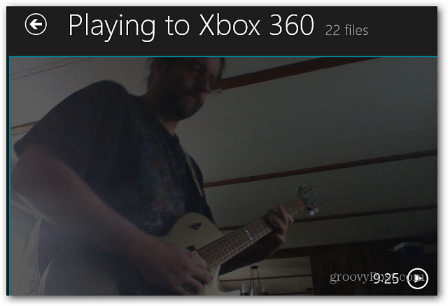Како играти снимљени видео с Мицрософтове површине до Ксбок 360