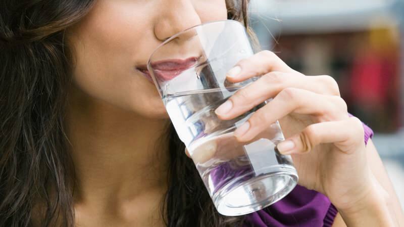 Да ли је штетно пити воду између оброка?