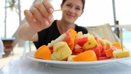 Када јести воће у исхрани? Да ли касно једење воћа добија на тежини?