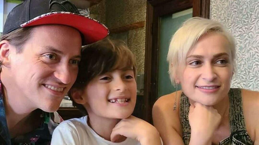 Халина Хачинс са супругом Метјуом Хачинсом и њиховим сином