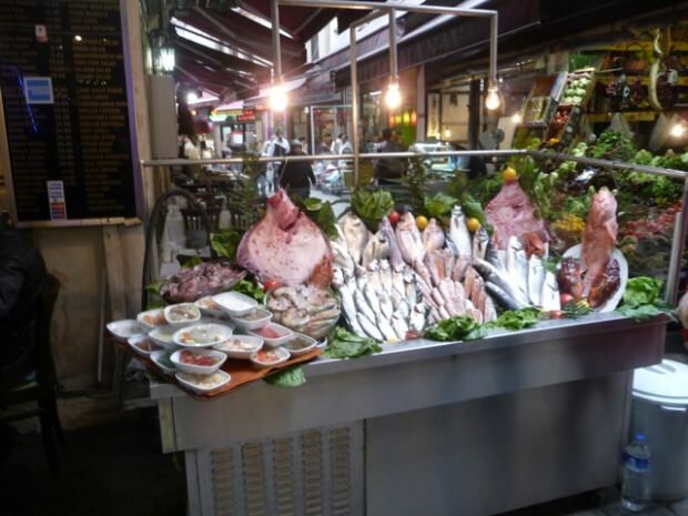 Продајна места свеже и економичне рибе у Истанбулу