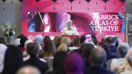 Прва дама Ердоган састала се са супругама лидера у Њујорку: Анадолски ткани материјали су били заслепљујући