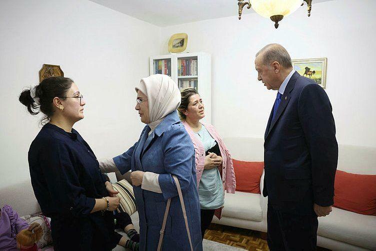 Председник Реџеп Тајип Ердоган и његова супруга Емине Ердоган посетили су породицу преживелих у земљотресу