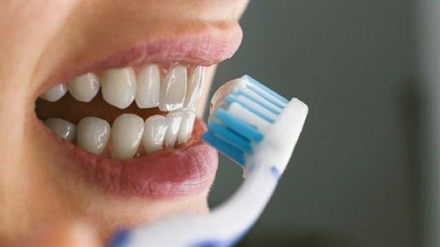 Да ли четкање зуба пукне пост?