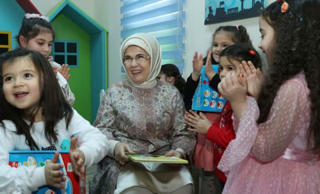 Емине Ердоган: Хајде девојке у школу!