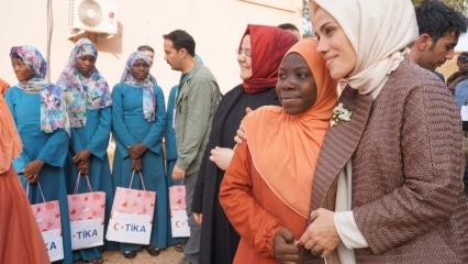 Есра Албаирак придружила се ТИКА-овој помоћи за храну Буркини Фасо