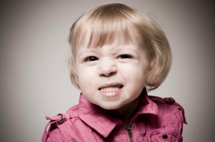 Који су разлози брушења зуба код деце?