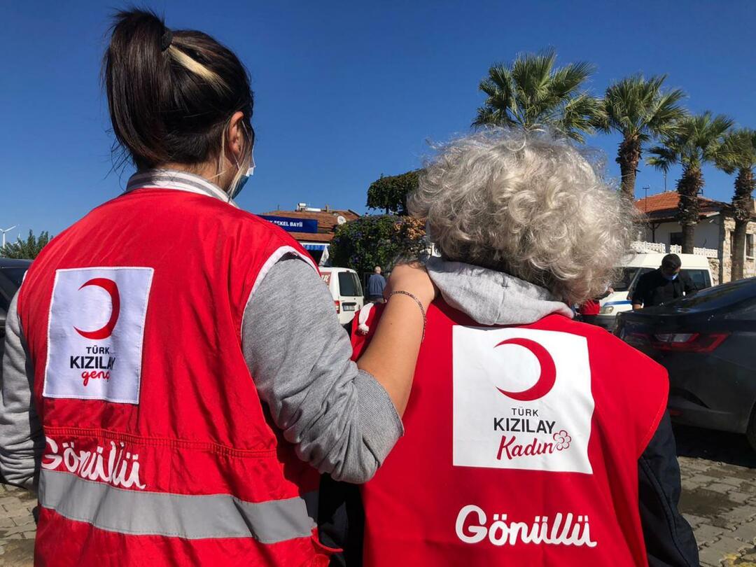 Нови пробој Турског Црвеног полумесеца: Успостављена посебна ВхатсАпп линија за жртве земљотреса