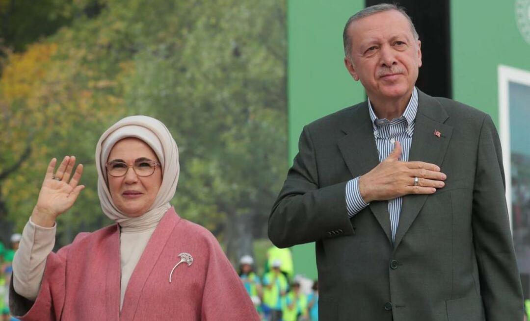 Емине Ердоган захвалио се средњој школи Аиаскент Ирфан Кıрдар у Измиру