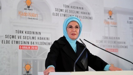 Прва дама Ердоган присуствовала је Дану права жена