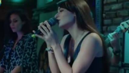 Аица Аисин Туран отпевала је песму под називом 'Иол'