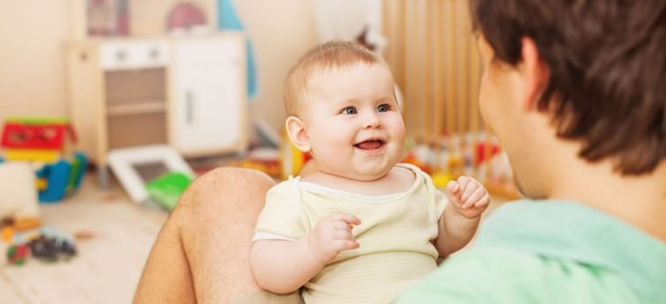 Изложено на неколико језика, беба може касно говорити