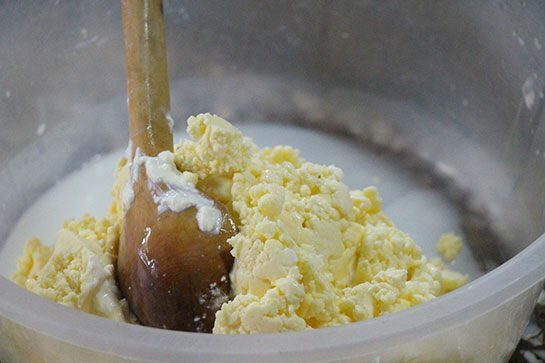 Како направити путер од сировог млека