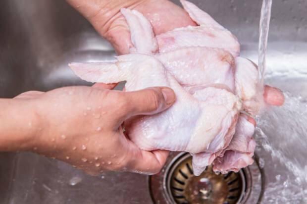 Како пилетину треба очистити?