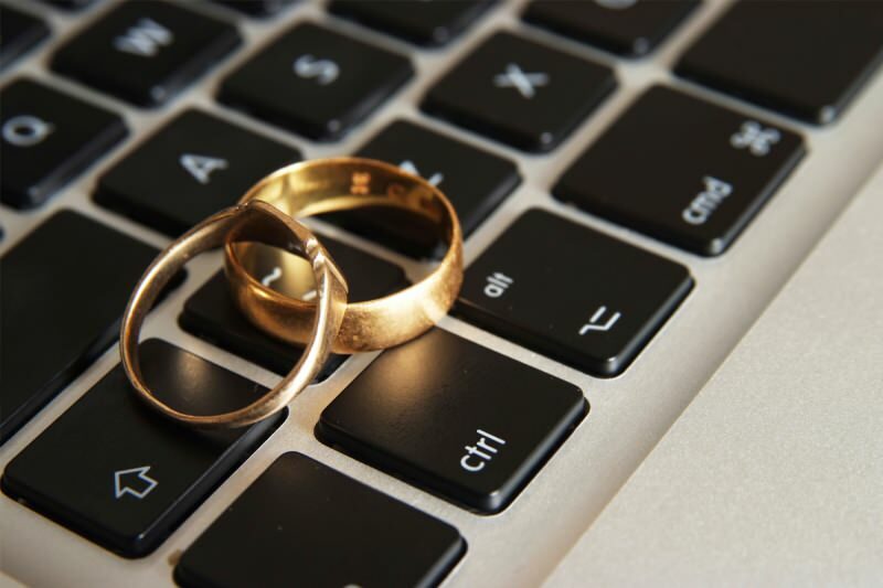 Да ли је интернет брак дозвољен? Вјенчање, упознавање на мрежи